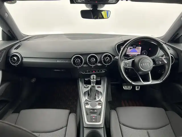 アウディ ＴＴクーペ 2．0 TFSI クワトロ 愛知県 2015(平27)年 4.2万km 白 純正ナビ/（Bluetooth/フルセグTV/CD/DVD/SD/USB）/バックカメラ/ドラレコ/ETC/パワーシート/クルコン/社外18インチAW/純正フロアマット/LEDヘッドライト/コーナーセンサー/パドルシフト/オートライト/プッシュスタート/ステアリングリモコン