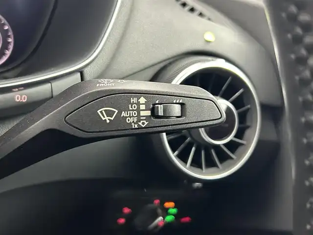アウディ ＴＴクーペ 2．0 TFSI クワトロ 愛知県 2015(平27)年 4.2万km 白 純正ナビ/（Bluetooth/フルセグTV/CD/DVD/SD/USB）/バックカメラ/ドラレコ/ETC/パワーシート/クルコン/社外18インチAW/純正フロアマット/LEDヘッドライト/コーナーセンサー/パドルシフト/オートライト/プッシュスタート/ステアリングリモコン