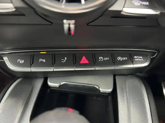 アウディ ＴＴクーペ 2．0 TFSI クワトロ 愛知県 2015(平27)年 4.2万km 白 純正ナビ/（Bluetooth/フルセグTV/CD/DVD/SD/USB）/バックカメラ/ドラレコ/ETC/パワーシート/クルコン/社外18インチAW/純正フロアマット/LEDヘッドライト/コーナーセンサー/パドルシフト/オートライト/プッシュスタート/ステアリングリモコン
