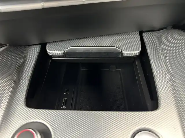 アウディ ＴＴクーペ 2．0 TFSI クワトロ 愛知県 2015(平27)年 4.2万km 白 純正ナビ/（Bluetooth/フルセグTV/CD/DVD/SD/USB）/バックカメラ/ドラレコ/ETC/パワーシート/クルコン/社外18インチAW/純正フロアマット/LEDヘッドライト/コーナーセンサー/パドルシフト/オートライト/プッシュスタート/ステアリングリモコン