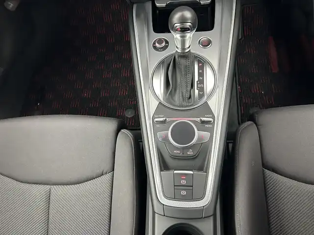 アウディ ＴＴクーペ 2．0 TFSI クワトロ 愛知県 2015(平27)年 4.2万km 白 純正ナビ/（Bluetooth/フルセグTV/CD/DVD/SD/USB）/バックカメラ/ドラレコ/ETC/パワーシート/クルコン/社外18インチAW/純正フロアマット/LEDヘッドライト/コーナーセンサー/パドルシフト/オートライト/プッシュスタート/ステアリングリモコン
