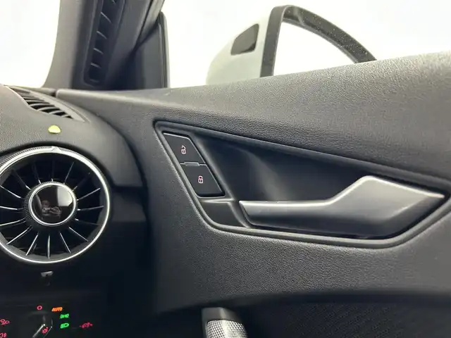 アウディ ＴＴクーペ 2．0 TFSI クワトロ 愛知県 2015(平27)年 4.2万km 白 純正ナビ/（Bluetooth/フルセグTV/CD/DVD/SD/USB）/バックカメラ/ドラレコ/ETC/パワーシート/クルコン/社外18インチAW/純正フロアマット/LEDヘッドライト/コーナーセンサー/パドルシフト/オートライト/プッシュスタート/ステアリングリモコン