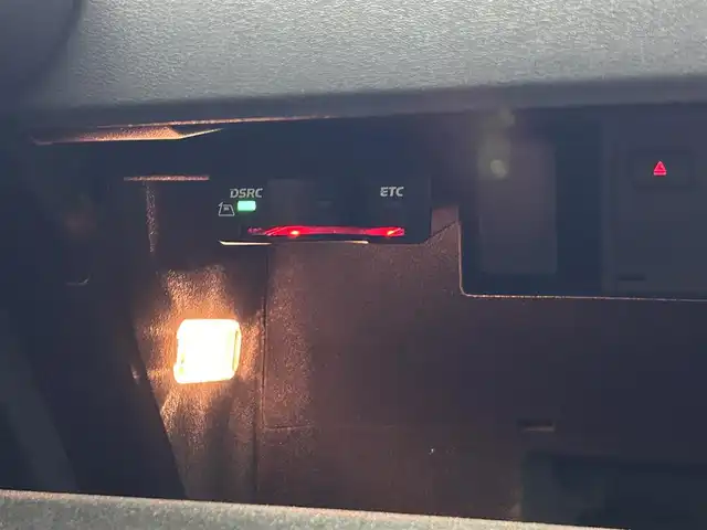 アウディ ＴＴクーペ 2．0 TFSI クワトロ 愛知県 2015(平27)年 4.2万km 白 純正ナビ/（Bluetooth/フルセグTV/CD/DVD/SD/USB）/バックカメラ/ドラレコ/ETC/パワーシート/クルコン/社外18インチAW/純正フロアマット/LEDヘッドライト/コーナーセンサー/パドルシフト/オートライト/プッシュスタート/ステアリングリモコン