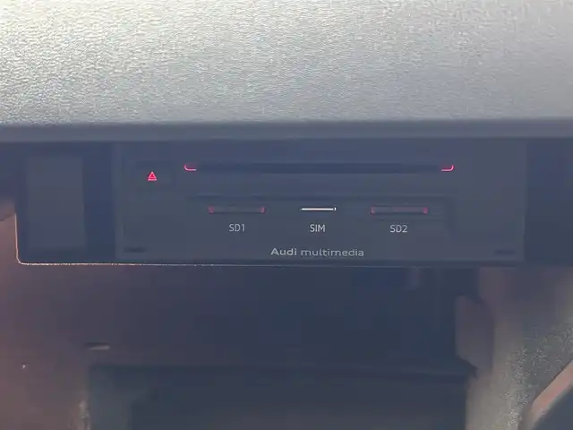 アウディ ＴＴクーペ 2．0 TFSI クワトロ 愛知県 2015(平27)年 4.2万km 白 純正ナビ/（Bluetooth/フルセグTV/CD/DVD/SD/USB）/バックカメラ/ドラレコ/ETC/パワーシート/クルコン/社外18インチAW/純正フロアマット/LEDヘッドライト/コーナーセンサー/パドルシフト/オートライト/プッシュスタート/ステアリングリモコン