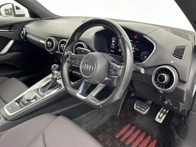 アウディ ＴＴクーペ 2．0 TFSI クワトロ 愛知県 2015(平27)年 4.2万km 白 純正ナビ/（Bluetooth/フルセグTV/CD/DVD/SD/USB）/バックカメラ/ドラレコ/ETC/パワーシート/クルコン/社外18インチAW/純正フロアマット/LEDヘッドライト/コーナーセンサー/パドルシフト/オートライト/プッシュスタート/ステアリングリモコン