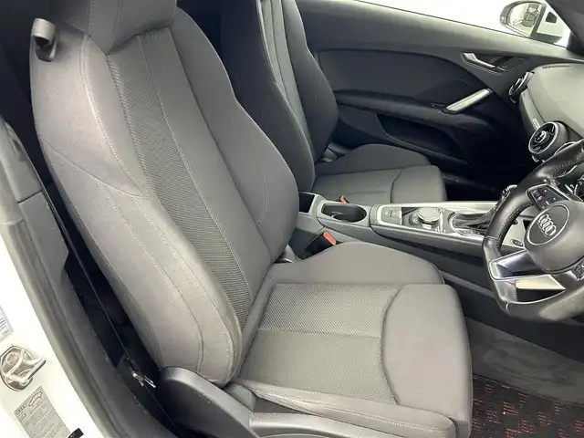 アウディ ＴＴクーペ 2．0 TFSI クワトロ 愛知県 2015(平27)年 4.2万km 白 純正ナビ/（Bluetooth/フルセグTV/CD/DVD/SD/USB）/バックカメラ/ドラレコ/ETC/パワーシート/クルコン/社外18インチAW/純正フロアマット/LEDヘッドライト/コーナーセンサー/パドルシフト/オートライト/プッシュスタート/ステアリングリモコン