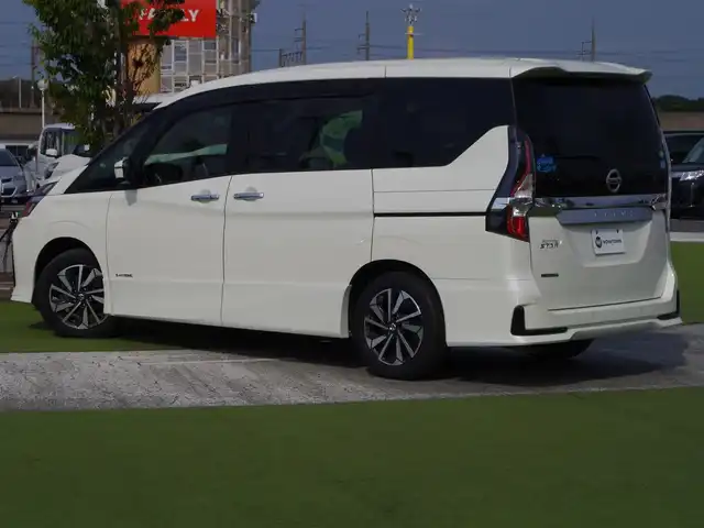 日産 セレナ ハイウェイスター V 千葉県 2020(令2)年 3万km ブリリアントホワイトパール エマージェンシーブレーキ/プロパイロット/インテリジェントクルーズコントロール/ハンズフリー両側パワースライドドア/9インチ純正SDナビ/地デジTV/【BD/DVD/CD再生機能　Bluetooth接続】/アラウンドビューモニター/ドライブレコーダー（前後撮影）/革巻きステアリング/ステアリングスイッチ/ETC/LEDヘッドライト/フォグライト/ウインカーミラー/コーナーセンサー/純正16インチアルミホイル/サイド/カーテンエアバッグ/インテリジェントキー