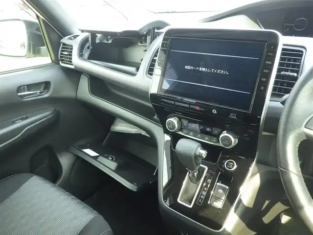 日産 セレナ ハイウェイスター V 千葉県 2020(令2)年 3万km ブリリアントホワイトパール エマージェンシーブレーキ/プロパイロット/インテリジェントクルーズコントロール/ハンズフリー両側パワースライドドア/9インチ純正SDナビ/地デジTV/【BD/DVD/CD再生機能　Bluetooth接続】/アラウンドビューモニター/ドライブレコーダー（前後撮影）/革巻きステアリング/ステアリングスイッチ/ETC/LEDヘッドライト/フォグライト/ウインカーミラー/コーナーセンサー/純正16インチアルミホイル/サイド/カーテンエアバッグ/インテリジェントキー