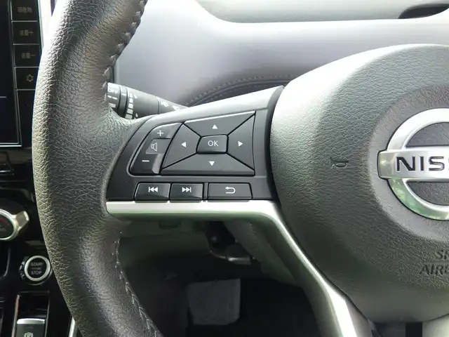 日産 セレナ ハイウェイスター V 千葉県 2020(令2)年 3万km ブリリアントホワイトパール エマージェンシーブレーキ/プロパイロット/インテリジェントクルーズコントロール/ハンズフリー両側パワースライドドア/9インチ純正SDナビ/地デジTV/【BD/DVD/CD再生機能　Bluetooth接続】/アラウンドビューモニター/ドライブレコーダー（前後撮影）/革巻きステアリング/ステアリングスイッチ/ETC/LEDヘッドライト/フォグライト/ウインカーミラー/コーナーセンサー/純正16インチアルミホイル/サイド/カーテンエアバッグ/インテリジェントキー