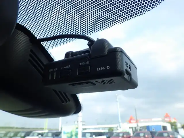 日産 セレナ ハイウェイスター V 千葉県 2020(令2)年 3万km ブリリアントホワイトパール エマージェンシーブレーキ/プロパイロット/インテリジェントクルーズコントロール/ハンズフリー両側パワースライドドア/9インチ純正SDナビ/地デジTV/【BD/DVD/CD再生機能　Bluetooth接続】/アラウンドビューモニター/ドライブレコーダー（前後撮影）/革巻きステアリング/ステアリングスイッチ/ETC/LEDヘッドライト/フォグライト/ウインカーミラー/コーナーセンサー/純正16インチアルミホイル/サイド/カーテンエアバッグ/インテリジェントキー