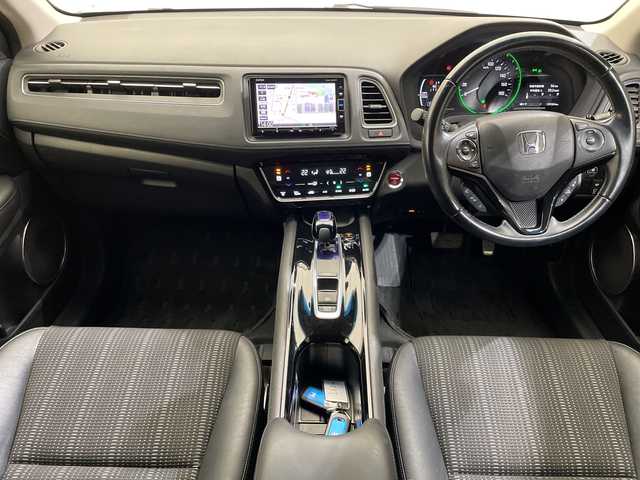 ホンダ ヴェゼル ハイブリッド Z ホンダセンシング 愛媛県 2018(平30)年 14万km ホワイトオーキッドパール 純正ナビ/ワンセグ／Ｂｌｕｅｔｏｏｔｈ／ＵＳＢ/バックカメラ/衝突被害軽減ブレーキ/クルーズコントロール/ＥＴＣ/ＤＮ席シートヒーター/ＬＥＤヘッドライト/ハーフレザーシート/チップアップシート/スペアキー