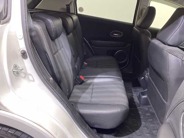 ホンダ ヴェゼル ハイブリッド Z ホンダセンシング 愛媛県 2018(平30)年 14万km ホワイトオーキッドパール 純正ナビ/ワンセグ／Ｂｌｕｅｔｏｏｔｈ／ＵＳＢ/バックカメラ/衝突被害軽減ブレーキ/クルーズコントロール/ＥＴＣ/ＤＮ席シートヒーター/ＬＥＤヘッドライト/ハーフレザーシート/チップアップシート/スペアキー