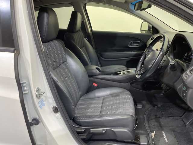 ホンダ ヴェゼル ハイブリッド Z ホンダセンシング 愛媛県 2018(平30)年 14万km ホワイトオーキッドパール 純正ナビ/ワンセグ／Ｂｌｕｅｔｏｏｔｈ／ＵＳＢ/バックカメラ/衝突被害軽減ブレーキ/クルーズコントロール/ＥＴＣ/ＤＮ席シートヒーター/ＬＥＤヘッドライト/ハーフレザーシート/チップアップシート/スペアキー