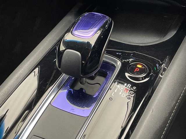 ホンダ ヴェゼル ハイブリッド Z ホンダセンシング 愛媛県 2018(平30)年 14万km ホワイトオーキッドパール 純正ナビ/ワンセグ／Ｂｌｕｅｔｏｏｔｈ／ＵＳＢ/バックカメラ/衝突被害軽減ブレーキ/クルーズコントロール/ＥＴＣ/ＤＮ席シートヒーター/ＬＥＤヘッドライト/ハーフレザーシート/チップアップシート/スペアキー