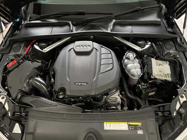 アウディ Ａ４ 45TFSIクワトロスポーツ 新潟県 2019(令1)年 3.6万km ガンＭ 【４ＷＤ】/Sラインパッケージ/純正18インチAW&ノーマルタイヤ積込/純正ナビ/フルセグ＆ＢＴ/全周囲モニター/スマートキー/ＥＴＣ/ＬＥＤ/ハーフレザー/シートヒーター/純正１７アルミ/前席パワーシート