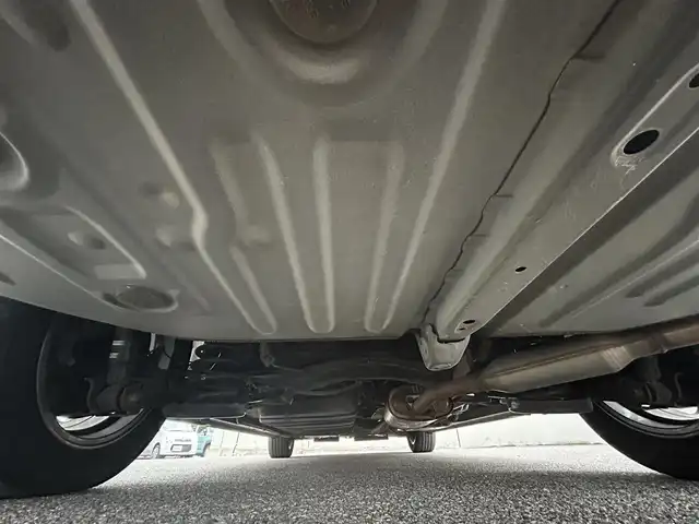 トヨタ ヴォクシー ハイブリッド ZS 煌Ⅱ 山形県 2016(平28)年 10.8万km ブラック 純正10インチナビ/FM/AM/フルセグ/Bluetooth/衝突軽減ブレーキ/車線逸脱防止/両側パワースライドア/純正バイザー/純正マット/LEDライト/フォグランプ/スペアキー/スマートキー/アルミ付きスタッドレスタイヤ積載