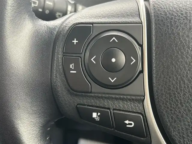 トヨタ ヴォクシー ハイブリッド ZS 煌Ⅱ 山形県 2016(平28)年 10.8万km ブラック 純正10インチナビ/FM/AM/フルセグ/Bluetooth/衝突軽減ブレーキ/車線逸脱防止/両側パワースライドア/純正バイザー/純正マット/LEDライト/フォグランプ/スペアキー/スマートキー/アルミ付きスタッドレスタイヤ積載