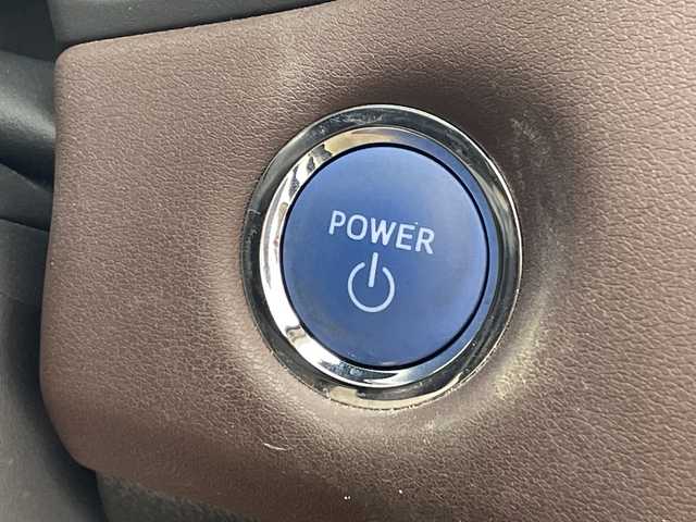 トヨタ クラウン ハイブリッド S Cパッケージ 沖縄県 2018(平30)年 5.5万km アルミナジェイドメタリック 純正ナビ　/(フルセグＴＶ　ＣＤ　ＤＶＤ　Bluetooth)　/全方位カメラ　/ＥＴＣ　/レーダークルーズコントロール　/ブラインドスポットモニター　/パドルシフト　/パワーシート　/ドライブレコーダー　/ＬＥＤヘッドライト/ステアリングヒーター/トヨタセーフティセンス/前後コーナーセンサー