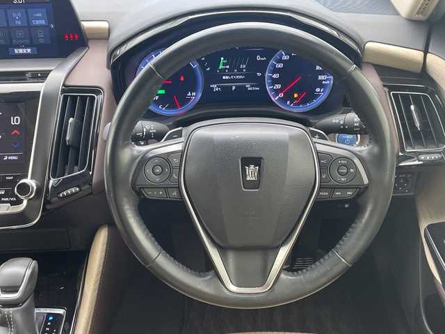 トヨタ クラウン ハイブリッド S Cパッケージ 沖縄県 2018(平30)年 5.5万km アルミナジェイドメタリック 純正ナビ　/(フルセグＴＶ　ＣＤ　ＤＶＤ　Bluetooth)　/全方位カメラ　/ＥＴＣ　/レーダークルーズコントロール　/ブラインドスポットモニター　/パドルシフト　/パワーシート　/ドライブレコーダー　/ＬＥＤヘッドライト/ステアリングヒーター/トヨタセーフティセンス/前後コーナーセンサー