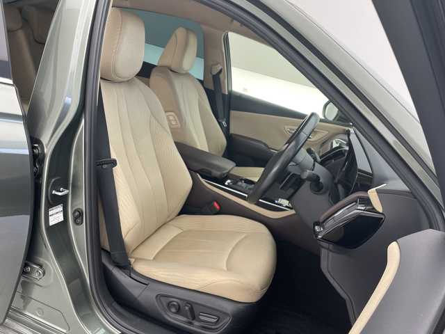 トヨタ クラウン ハイブリッド S Cパッケージ 沖縄県 2018(平30)年 5.5万km アルミナジェイドメタリック 純正ナビ　/(フルセグＴＶ　ＣＤ　ＤＶＤ　Bluetooth)　/全方位カメラ　/ＥＴＣ　/レーダークルーズコントロール　/ブラインドスポットモニター　/パドルシフト　/パワーシート　/ドライブレコーダー　/ＬＥＤヘッドライト/ステアリングヒーター/トヨタセーフティセンス/前後コーナーセンサー