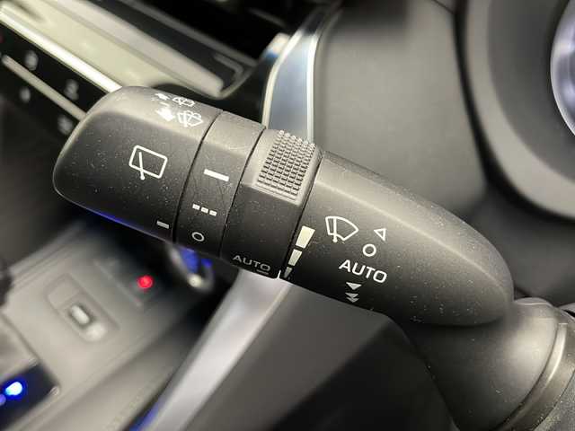 トヨタ ハリアー Z 長野県 2020(令2)年 2.9万km ホワイトパールクリスタルシャイン 4WD/純正メモリナビ/BT/USB/デジタルインナーミラー/追従式クルーズコントロール/純正ビルトインETC/ガラスルーフ/全方位カメラ/パワーバックドア/運転席パワーシート/純正前後ドライブレコーダー/エンジンスターター/革巻きステアリング/ステアリングスイッチ/前後コーナーセンサー/衝突被害軽減ブレーキ/オートハイライト/置くだけ充電/JBLサウンド/ドアバイザー/スマートキー/プッシュスタート/スペアキー1本