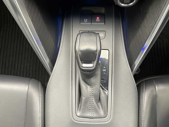 トヨタ ハリアー Z 長野県 2020(令2)年 2.9万km ホワイトパールクリスタルシャイン 4WD/純正メモリナビ/BT/USB/デジタルインナーミラー/追従式クルーズコントロール/純正ビルトインETC/ガラスルーフ/全方位カメラ/パワーバックドア/運転席パワーシート/純正前後ドライブレコーダー/エンジンスターター/革巻きステアリング/ステアリングスイッチ/前後コーナーセンサー/衝突被害軽減ブレーキ/オートハイライト/置くだけ充電/JBLサウンド/ドアバイザー/スマートキー/プッシュスタート/スペアキー1本