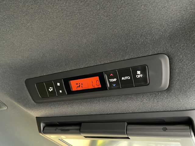 トヨタ ヴォクシー ZS 煌 愛知県 2018(平30)年 3.6万km ボルドーマイカメタリック 衝突被害軽減ブレーキ/純正9インチSDナビ　ナビあり/両側パワースライドドア/クルーズコントロール/フルセグTV/CD DVD/Bluetooth/バックカメラ/純正アルミホイール/LEDヘッドライト/リアオートエアコン/オートマチックハイビーム/ドライブレコーダー/ETC/ステアリングスイッチ/スマートキー/プッシュスタート