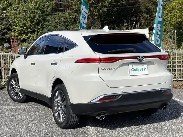 トヨタ ハリアー Z 埼玉県 2022(令4)年 1.8万km ホワイトパールクリスタルシャイン 調光パノラマルーフ/ハーフレザーシート/JBLサウンド/純正ナビTV/パノラミックビューモニター/ビルトインＥＴＣ2.0/前後ドラレコ/デジタルインナーミラー/パワーバックドア/クリアランスソナー/ＬＥＤヘッドライト/純正19インチアルミ/セーフティセンス/レーダークルーズコントロール/プッシュスタート/スマートキー/走行１７７８７キロ/保証書付整備手帳/取扱説明書