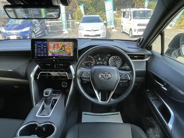トヨタ ハリアー Z 埼玉県 2022(令4)年 1.8万km ホワイトパールクリスタルシャイン 調光パノラマルーフ/ハーフレザーシート/JBLサウンド/純正ナビTV/パノラミックビューモニター/ビルトインＥＴＣ2.0/前後ドラレコ/デジタルインナーミラー/パワーバックドア/クリアランスソナー/ＬＥＤヘッドライト/純正19インチアルミ/セーフティセンス/レーダークルーズコントロール/プッシュスタート/スマートキー/走行１７７８７キロ/保証書付整備手帳/取扱説明書