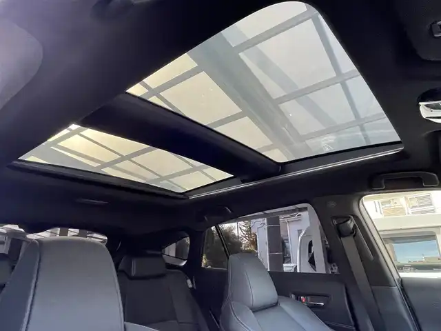 トヨタ ハリアー Z 埼玉県 2022(令4)年 1.8万km ホワイトパールクリスタルシャイン 調光パノラマルーフ/ハーフレザーシート/JBLサウンド/純正ナビTV/パノラミックビューモニター/ビルトインＥＴＣ2.0/前後ドラレコ/デジタルインナーミラー/パワーバックドア/クリアランスソナー/ＬＥＤヘッドライト/純正19インチアルミ/セーフティセンス/レーダークルーズコントロール/プッシュスタート/スマートキー/走行１７７８７キロ/保証書付整備手帳/取扱説明書