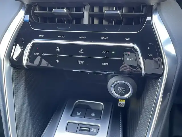 トヨタ ハリアー Z 埼玉県 2022(令4)年 1.8万km ホワイトパールクリスタルシャイン 調光パノラマルーフ/ハーフレザーシート/JBLサウンド/純正ナビTV/パノラミックビューモニター/ビルトインＥＴＣ2.0/前後ドラレコ/デジタルインナーミラー/パワーバックドア/クリアランスソナー/ＬＥＤヘッドライト/純正19インチアルミ/セーフティセンス/レーダークルーズコントロール/プッシュスタート/スマートキー/走行１７７８７キロ/保証書付整備手帳/取扱説明書