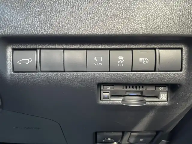 トヨタ ハリアー Z 埼玉県 2022(令4)年 1.8万km ホワイトパールクリスタルシャイン 調光パノラマルーフ/ハーフレザーシート/JBLサウンド/純正ナビTV/パノラミックビューモニター/ビルトインＥＴＣ2.0/前後ドラレコ/デジタルインナーミラー/パワーバックドア/クリアランスソナー/ＬＥＤヘッドライト/純正19インチアルミ/セーフティセンス/レーダークルーズコントロール/プッシュスタート/スマートキー/走行１７７８７キロ/保証書付整備手帳/取扱説明書