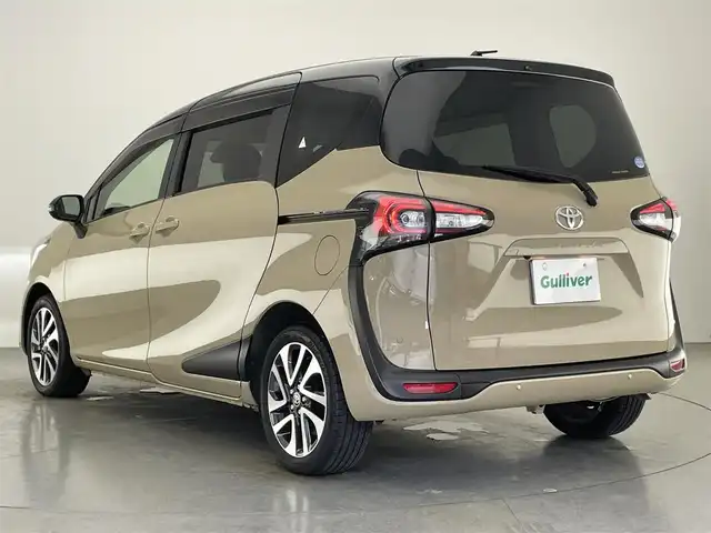 トヨタ シエンタ ファンベースG クエロ 愛知県 2021(令3)年 0.7万km ブラックマイカ/ベージュ 2トーン 社外ナビ/トヨタセーフティセンス/バックカメラ/両側パワースライドドア/LEDオートライト/フォグランプ/ETC/フルセグTV/DVD/ハーフレザーシート/オートマチックハイビーム/衝突被害軽減ブレーキ/純正アルミホイール/純正フロアマット/禁煙車