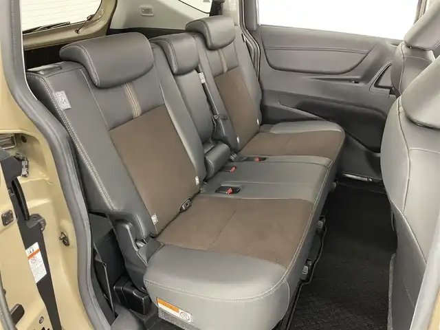 トヨタ シエンタ ファンベースG クエロ 愛知県 2021(令3)年 0.7万km ブラックマイカ/ベージュ 2トーン 社外ナビ/トヨタセーフティセンス/バックカメラ/両側パワースライドドア/LEDオートライト/フォグランプ/ETC/フルセグTV/DVD/ハーフレザーシート/オートマチックハイビーム/衝突被害軽減ブレーキ/純正アルミホイール/純正フロアマット/禁煙車