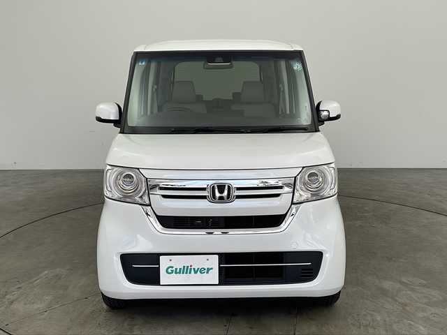 ホンダ Ｎ ＢＯＸ L 兵庫県 2021(令3)年 1万km プラチナホワイトパール ・社外ナビ（CN-RX06D）/CD/DVD/Blu-ray/TV/SD/Bluetooth/・バックカメラ/・助手席側パワースライドドア/・運転席&助手席シートヒーター/・左右独立式リアセンターアームレスト/・充電用USBジャック（急速充電対応タイプ2個付）/・ロールサンシェード（スライドドア両側）/・Honda SENSING/・衝突軽減ブレーキ/・誤発進抑制制御/・路外逸脱抑制システム/・アダプティブクルーズコントロール/・車線維持支援システム/・先行車発進おしらせ機能/・標識認識機能/・Hondaスマートキーシステム/・フルLEDヘッドライト/・クリアランスソナー/・ECONモード/・フロアマット/・プッシュスタート/・電動格納ミラー/・横滑り防止装置/・ヘッドライトレベライザー/・ドアバイザー/・プッシュスタート/・取扱説明書/・保証書/・スペアキー