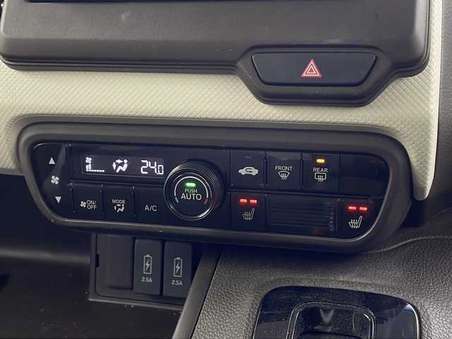 ホンダ Ｎ ＢＯＸ L 兵庫県 2021(令3)年 1万km プラチナホワイトパール ・社外ナビ（CN-RX06D）/CD/DVD/Blu-ray/TV/SD/Bluetooth/・バックカメラ/・助手席側パワースライドドア/・運転席&助手席シートヒーター/・左右独立式リアセンターアームレスト/・充電用USBジャック（急速充電対応タイプ2個付）/・ロールサンシェード（スライドドア両側）/・Honda SENSING/・衝突軽減ブレーキ/・誤発進抑制制御/・路外逸脱抑制システム/・アダプティブクルーズコントロール/・車線維持支援システム/・先行車発進おしらせ機能/・標識認識機能/・Hondaスマートキーシステム/・フルLEDヘッドライト/・クリアランスソナー/・ECONモード/・フロアマット/・プッシュスタート/・電動格納ミラー/・横滑り防止装置/・ヘッドライトレベライザー/・ドアバイザー/・プッシュスタート/・取扱説明書/・保証書/・スペアキー