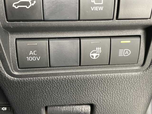 トヨタ ヤリスクロス ハイブリッド Z 愛知県 2020(令2)年 4.8万km ホワイトパールクリスタルシャイン スマートアシストIII　/電動スライドドア　/レーダークルーズコントロール　/シートヒーター　/コーナーセンサー　/純正ＡＷ　/ＬＥＤヘッドライト　/オートマチックハイビーム　/ステアリングスイッチ　/プッシュスタート/ダウンヒルアシスト