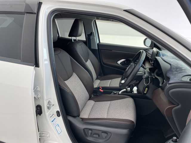 トヨタ ヤリスクロス ハイブリッド Z 愛知県 2020(令2)年 4.8万km ホワイトパールクリスタルシャイン スマートアシストIII　/電動スライドドア　/レーダークルーズコントロール　/シートヒーター　/コーナーセンサー　/純正ＡＷ　/ＬＥＤヘッドライト　/オートマチックハイビーム　/ステアリングスイッチ　/プッシュスタート/ダウンヒルアシスト