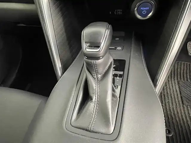 トヨタ ハリアー ハイブリッド Z 道央・札幌 2022(令4)年 1.7万km プレシャスブラックパール ・４WD/・寒冷地仕様/・ディスプレイオーディオナビ/　BT/USB/Miracast/フルセグ/・パノラミックビューモニター/・デジタルインナーミラー/・JBLサウンド/・ビルトインETC2.0/・ドライブレコーダー/・トヨタセーフティセンス/・レーダークルーズコントロール/・レーンキープアシスト/・クリアランスソナー/・オートハイビーム/・BSM/・HUD/・ICS/・RSA/・RCTA/・パワーバックドア/・LEDヘッドライト/・オートライト/・フォグライト/・プッシュスタート/・スマートキー/・純正フロアマット/・保証書