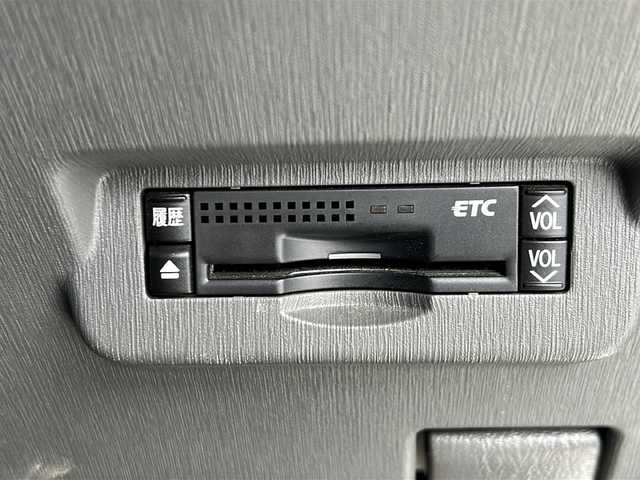 トヨタ プリウス α G 愛知県 2011(平23)年 12.8万km パール 純正ナビ/スマートキー/エンジンプッシュスタートボタン/ETC/パーキングアシスト/アイドリングストップ/Wサイドエアバッグ
