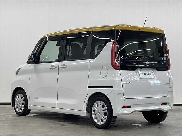 日産 ルークス X 長崎県 2020(令2)年 1.8万km セレニティゴールドPM/シルキーホワイト アラウンドビューモニター/純正オーディオ/（CD/AUX/FM/AM）/エマージェンシーブレーキ/・先行車発信告知/・速度標識表示/・クリアランスソナー/両側パワースライド/リアサーキュレーター/スマートキー/リアサンシェード/シートバックテーブル/純正フロアマット/ETC/オートライト/電格ウィンカーミラー/USB入力端子