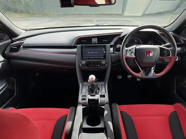 ホンダ シビック タイプR 兵庫県 2019(令1)年 3.3万km チャンピオンシップホワイト 純正ナビ/フルセグTV/ETC/クルーズコントロール/Bluetooth接続可/前後ドライブレコーダー/AUTOライト/LEDヘッドライト/LEDフォグランプ/純正20インチAW/ブレンボ社製フロント4ポッドキャリパー/純正大型ウィング