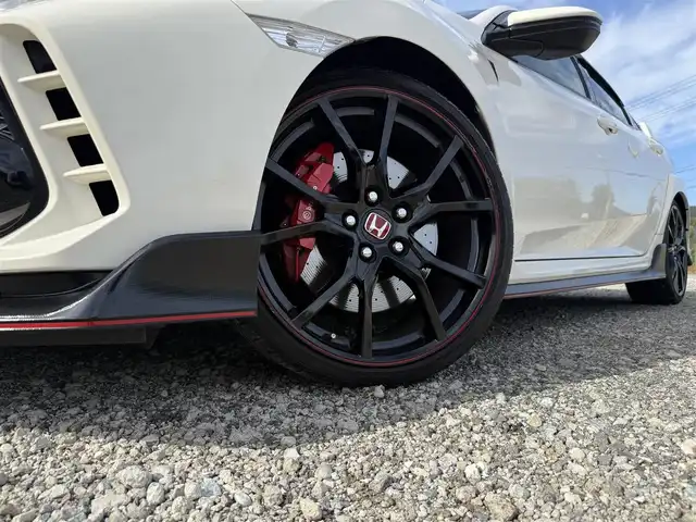 ホンダ シビック タイプR 兵庫県 2019(令1)年 3.3万km チャンピオンシップホワイト 純正ナビ/フルセグTV/ETC/クルーズコントロール/Bluetooth接続可/前後ドライブレコーダー/AUTOライト/LEDヘッドライト/LEDフォグランプ/純正20インチAW/ブレンボ社製フロント4ポッドキャリパー/純正大型ウィング