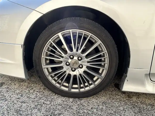 トヨタ プリウス E 長崎県 2016(平28)年 9.7万km シルバーM 社外メモリナビ/（CD/DVD/BT/フルセグ）/バックカメラ/社外エアロ（F/S/R下）/オートライト/ETC/スマートキー/プッシュスタート/社外17インチAW