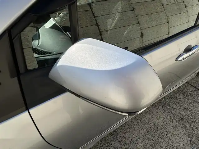 トヨタ プリウス E 長崎県 2016(平28)年 9.7万km シルバーM 社外メモリナビ/（CD/DVD/BT/フルセグ）/バックカメラ/社外エアロ（F/S/R下）/オートライト/ETC/スマートキー/プッシュスタート/社外17インチAW