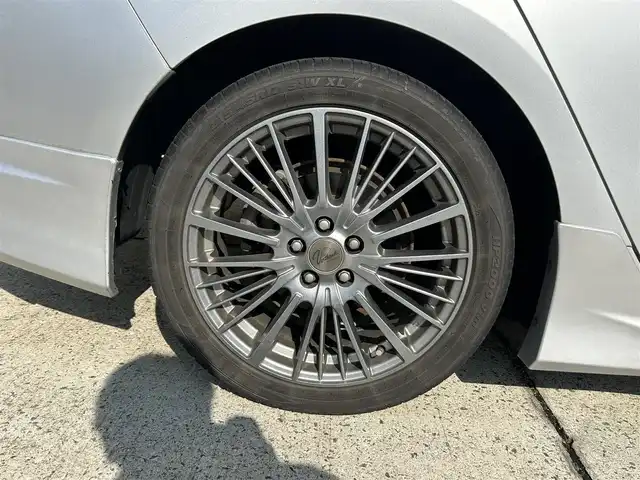 トヨタ プリウス E 長崎県 2016(平28)年 9.7万km シルバーM 社外メモリナビ/（CD/DVD/BT/フルセグ）/バックカメラ/社外エアロ（F/S/R下）/オートライト/ETC/スマートキー/プッシュスタート/社外17インチAW