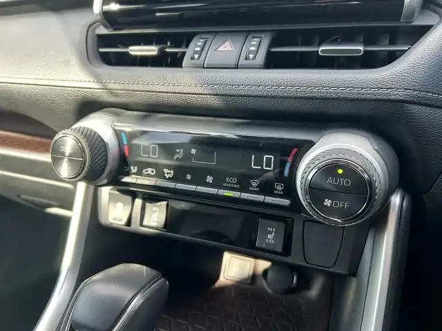 トヨタ ＲＡＶ４ ハイブリットG 道南・函館 2020(令2)年 2.8万km ホワイトパールクリスタルシャイン ・Toyota Safety Sense//プリクラッシュセーフティ//レーダークルーズコントロール//レーントレーシングアシスト//オートマチックハイビーム/・純正9インチSDナビ/・フルセグTV/・バックカメラ/・ETC/・ドライブレコーダー/・パワーバックドア/・ステアリングヒーター/・前席シートヒーター/・純正LEDヘッドライト/・フロントフォグランプ/・オートライト