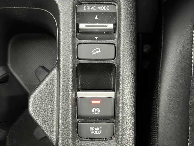 ホンダ ヴェゼル ハイブリッド e:HEV Z 岩手県 2022(令4)年 4.9万km クリスタルブラックパール ワンオーナー/Honda SENSING/・衝突軽減ブレーキ/・アダプティブクルーズコントロール/・車線維持支援システム/・オートハイビーム/・ブラインドスポットインフォメーション/純正OPDAナビ/・BT.USB.スマホ連携/バックカメラ/フルセグTV/電動リアゲート/ハーフレザーシート/前席シートヒーター/革巻きステアリング/パドルシフト/ステアリングヒーター/ステアリングスイッチ/ビルトインETC2.0/ドライブレコーダー（FR）/プッシュスタート/スマートキー×2/電動パーキングブレーキ/ワイヤレス充電器/LEDヘッドライト/LEDフォグライト/純正フロアマット/社外18インチAW/冬タイヤ積込み/純正AW（225/50/18）/トノカバー/ドアバイザー