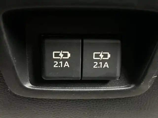 トヨタ カローラツーリング ダブルバイビー 愛知県 2019(令1)年 5.2万km ブラックマイカ 禁煙車/純正8インチナビ/（Bluetooth・Miracast/AM/FM/USB）/バックカメラ/トヨタセーフティセンス/・プリクラッシュセーフティ/・レーンキープアシスト/・操舵支援/・コーナーセンサー/・パーキングサポートブレーキ/・オートハイビーム/・追従機能付きクルーズコントロール/・ブラインドスポットモニター/ドライブレコーダー/ETC2.0/LEDヘッドライト/フロントフォグランプ/ウィンカーミラー/電動格納ミラー/ドアバイザー/スペアキー×１/スマートキー