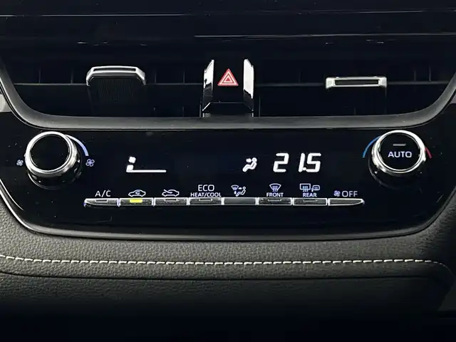 トヨタ カローラツーリング ダブルバイビー 愛知県 2019(令1)年 5.2万km ブラックマイカ 禁煙車/純正8インチナビ/（Bluetooth・Miracast/AM/FM/USB）/バックカメラ/トヨタセーフティセンス/・プリクラッシュセーフティ/・レーンキープアシスト/・操舵支援/・コーナーセンサー/・パーキングサポートブレーキ/・オートハイビーム/・追従機能付きクルーズコントロール/・ブラインドスポットモニター/ドライブレコーダー/ETC2.0/LEDヘッドライト/フロントフォグランプ/ウィンカーミラー/電動格納ミラー/ドアバイザー/スペアキー×１/スマートキー